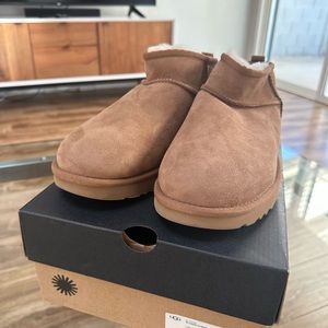 Chestnut ultra mini uggs, brand new never worn!